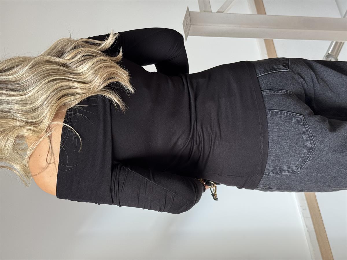 Madonna Yaka Toka Detaylı Bluz - Siyah