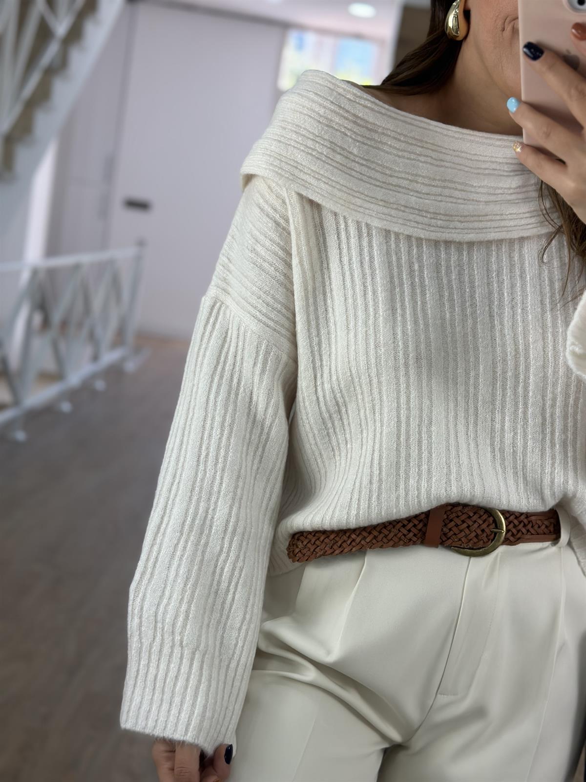 Madonna Yaka Yumoş Kazak-Ekru