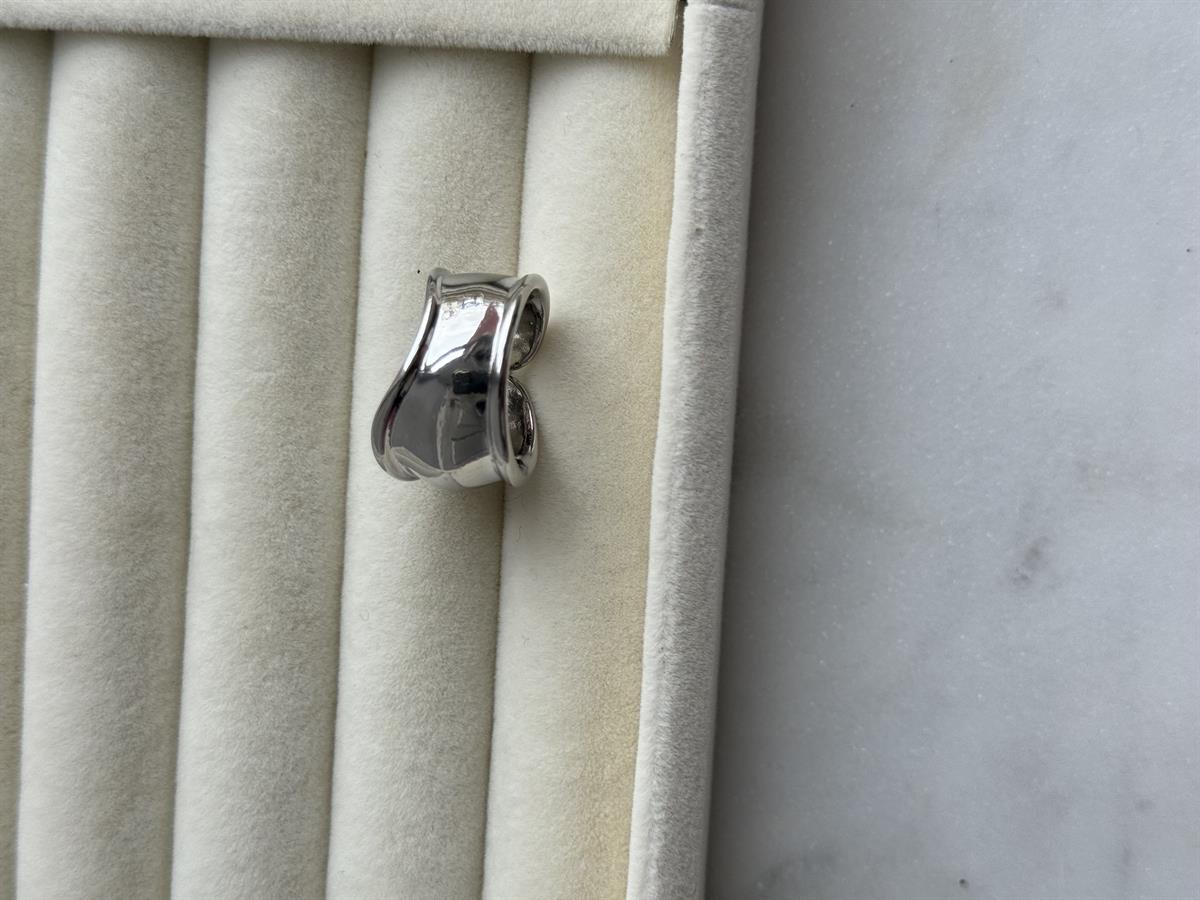 Marka Model Asimetrik Gümüş Plaka Ayarlanabilir Yüzük