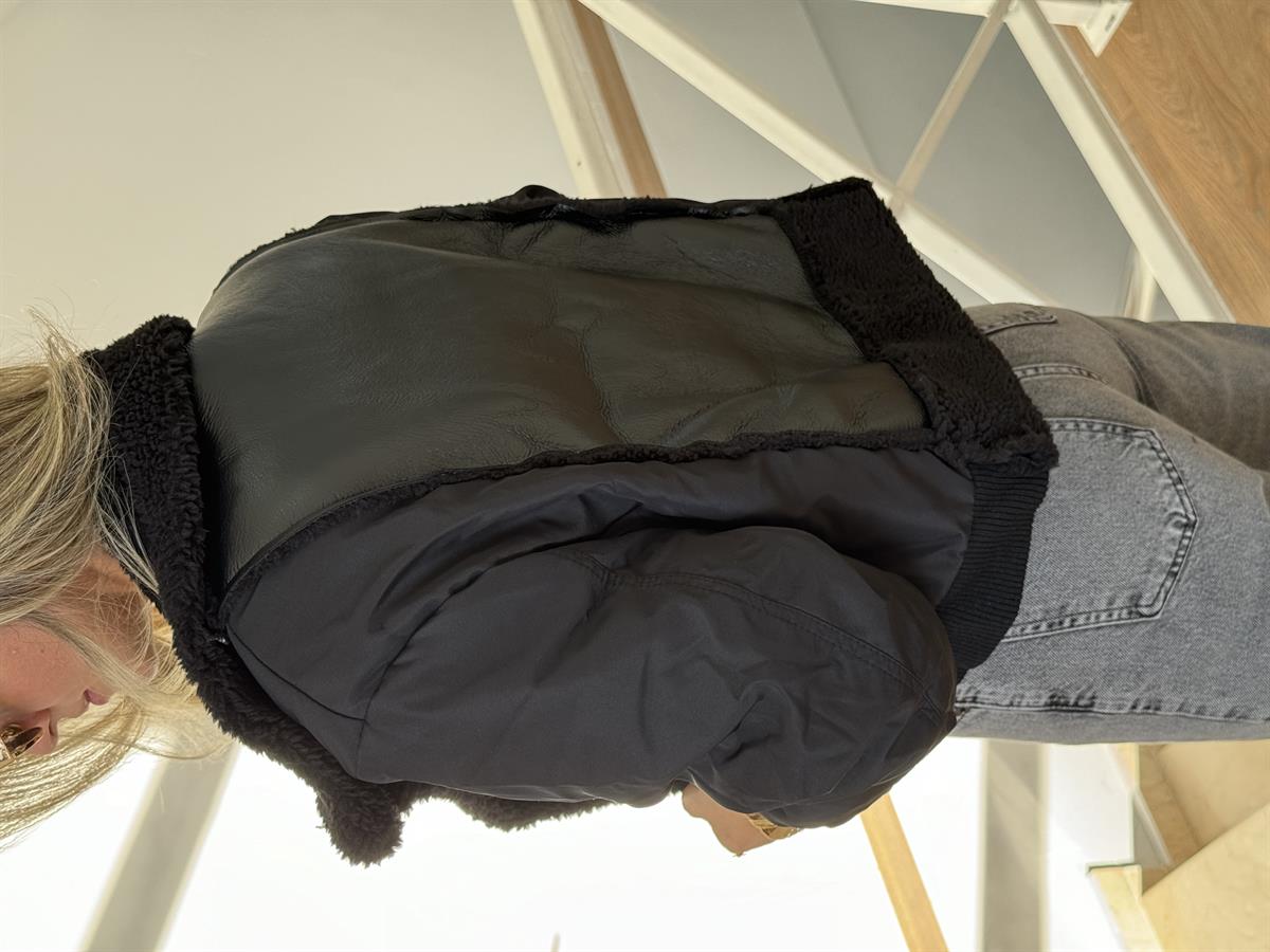 Marka Model Deri Detaylı Mont