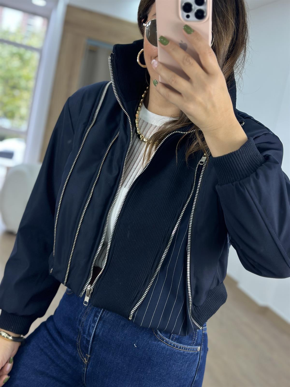 Marka Model Fermuar Detaylı Bomber Ceket