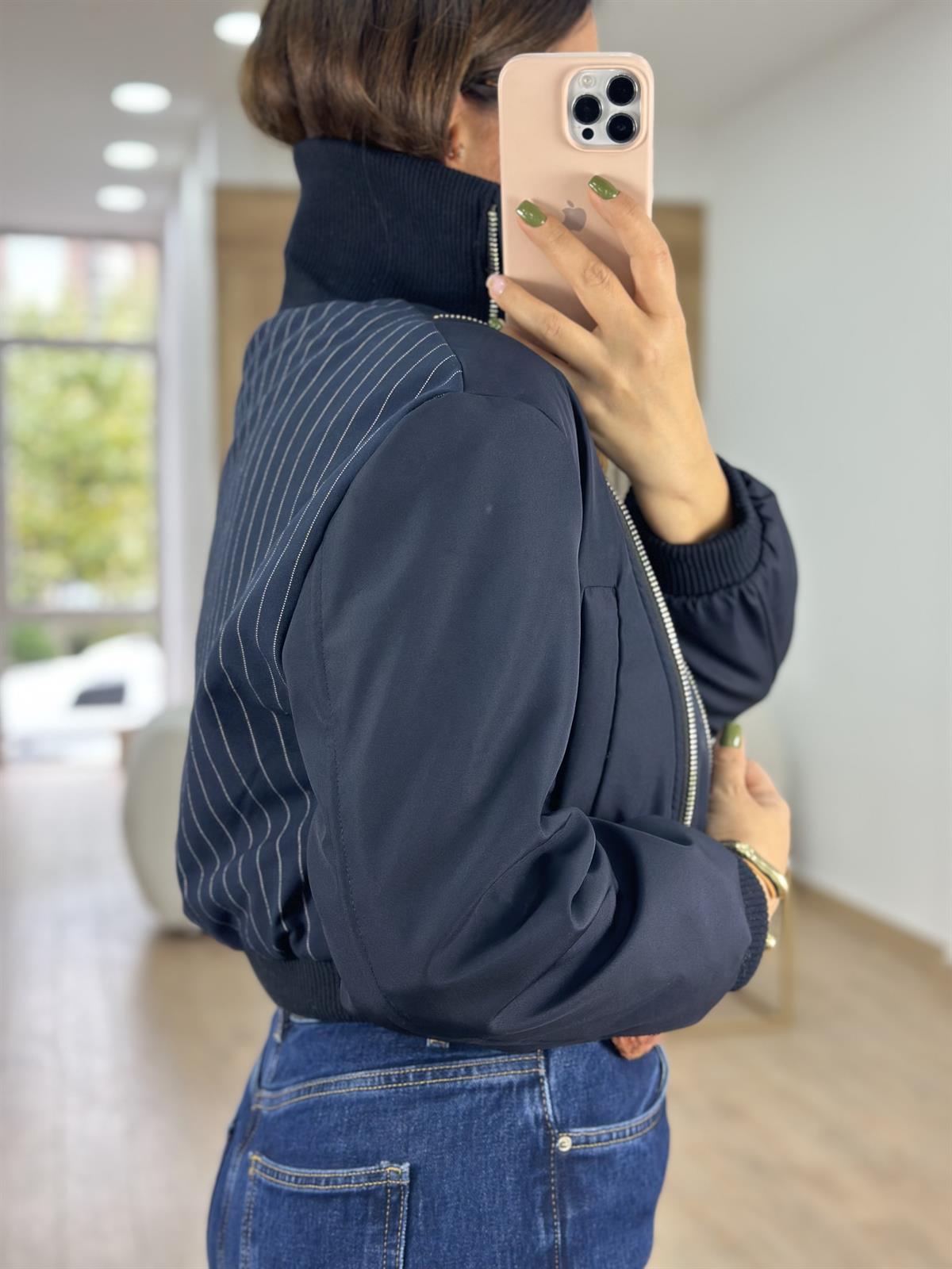 Marka Model Fermuar Detaylı Bomber Ceket