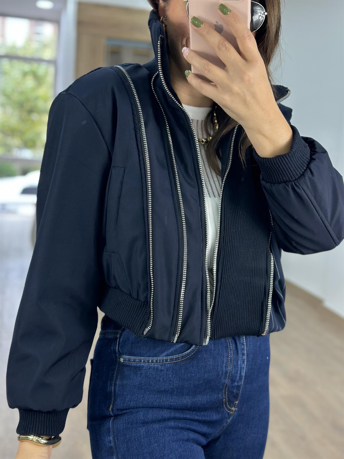 Marka Model Fermuar Detaylı Bomber Ceket