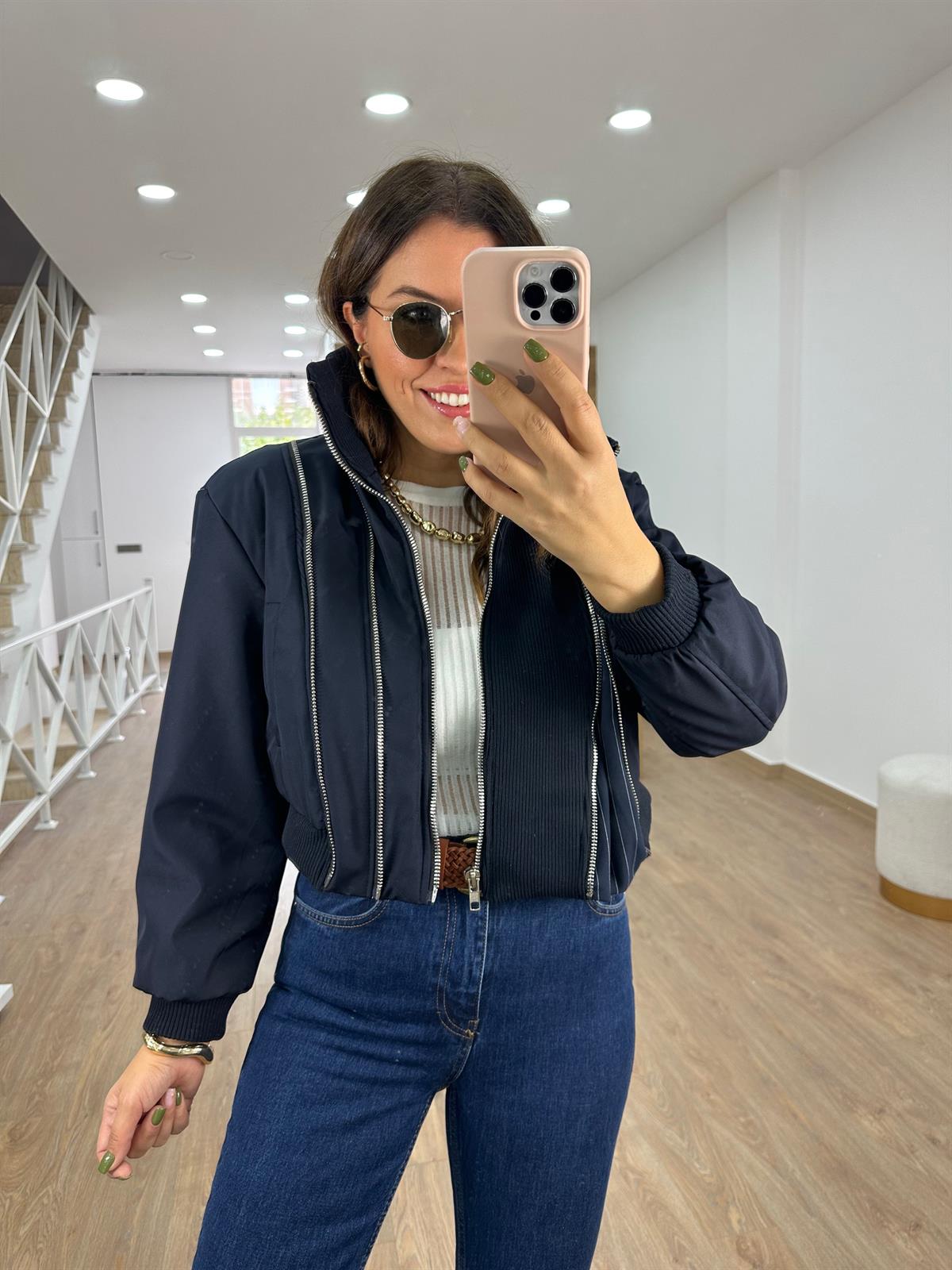 Marka Model Fermuar Detaylı Bomber Ceket