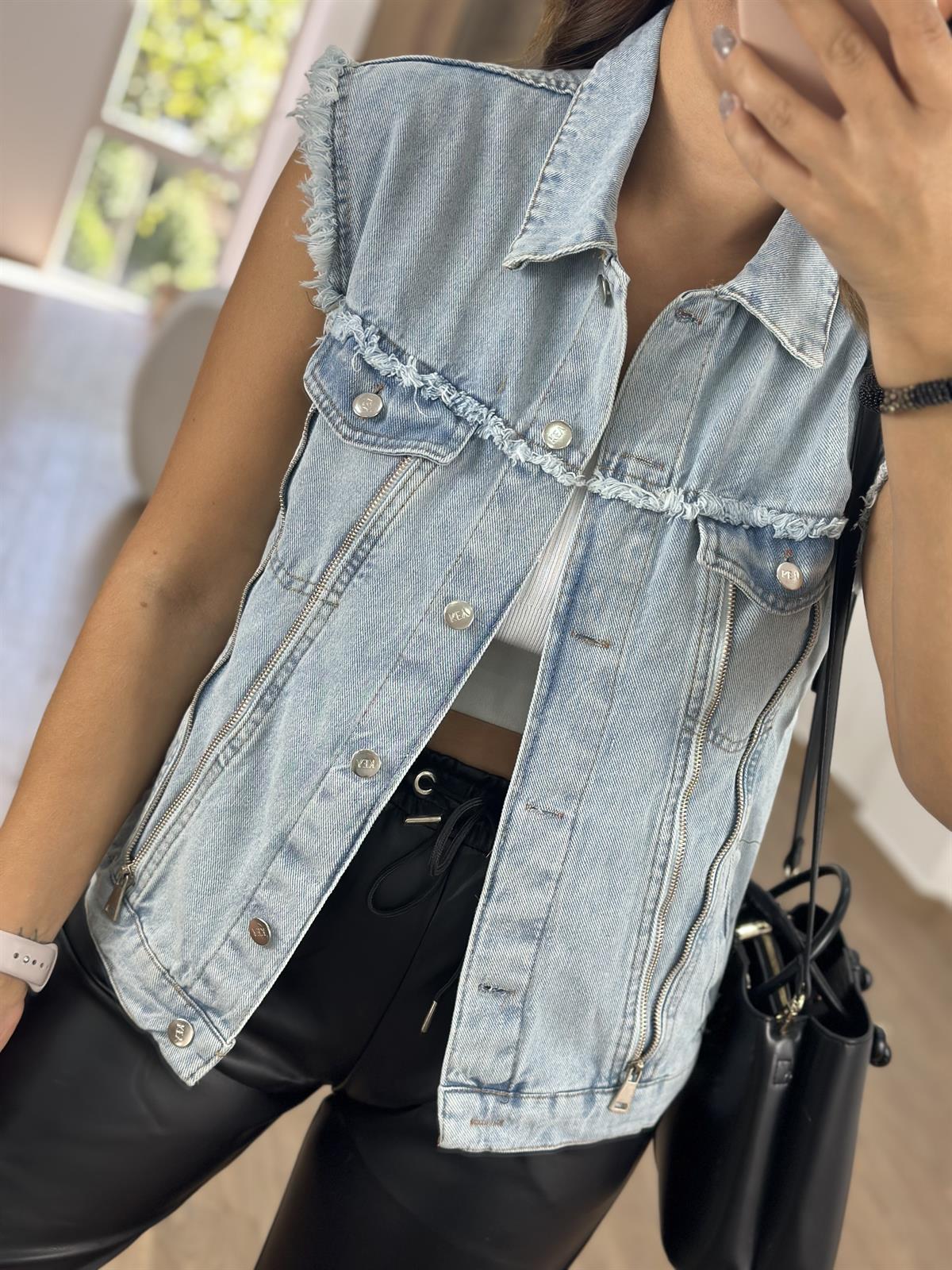 Marka Model Fermuar Detaylı Denim Yelek