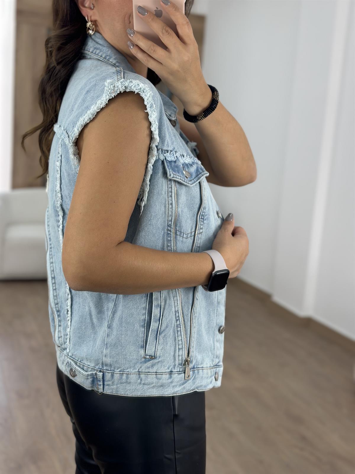 Marka Model Fermuar Detaylı Denim Yelek