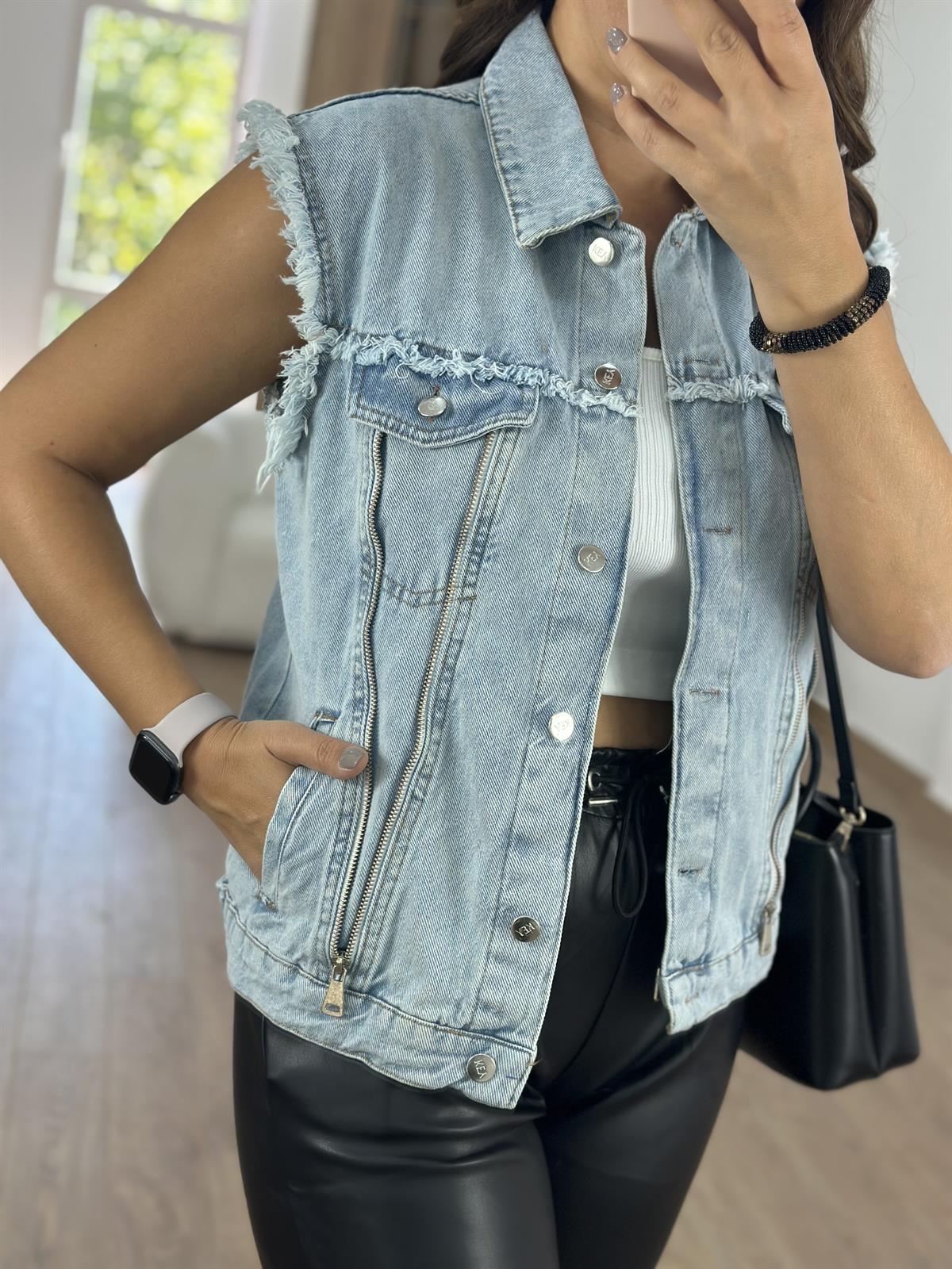 Marka Model Fermuar Detaylı Denim Yelek