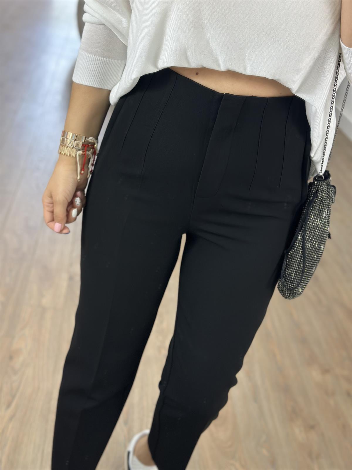 Marka Model Flatolu Pantolon Siyah Renk