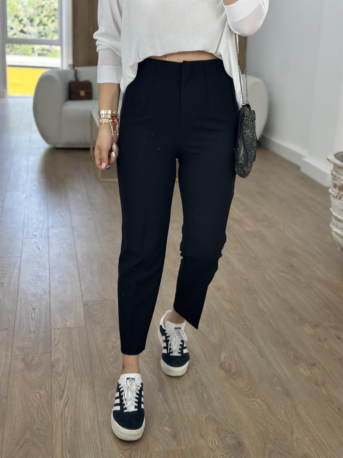 Marka Model Flatolu Pantolon Siyah Renk