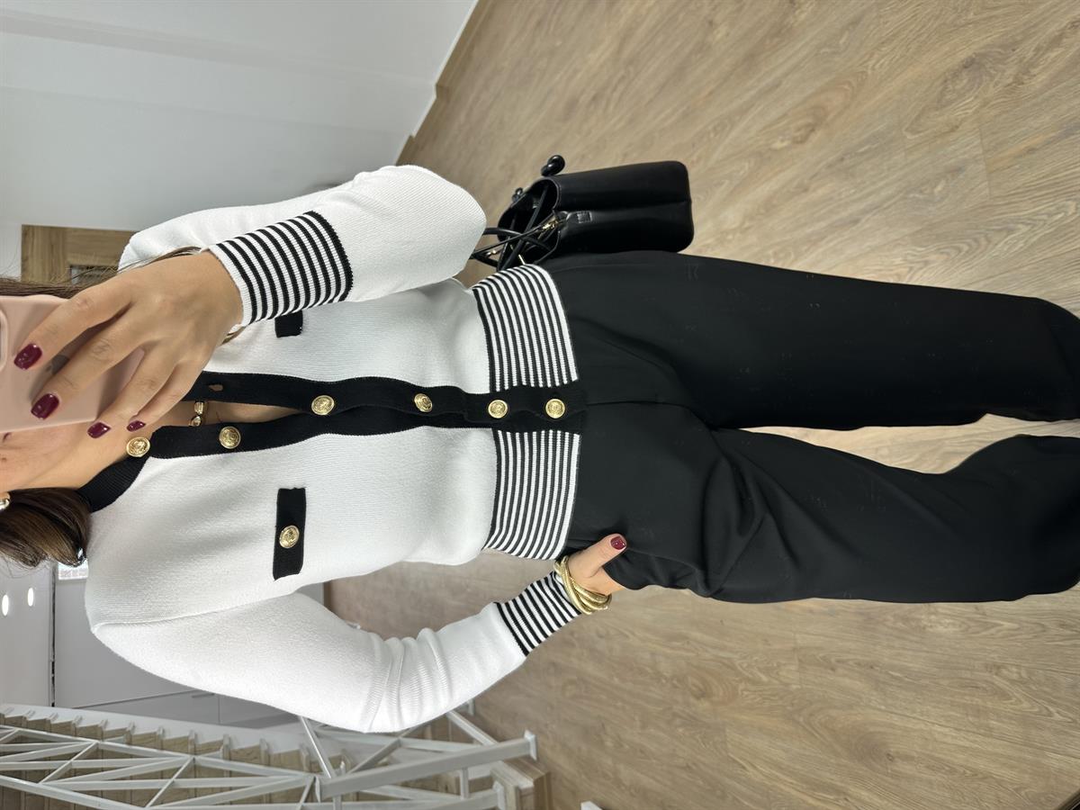 Marka Model Gold Düğmeli Şeritli Hırka