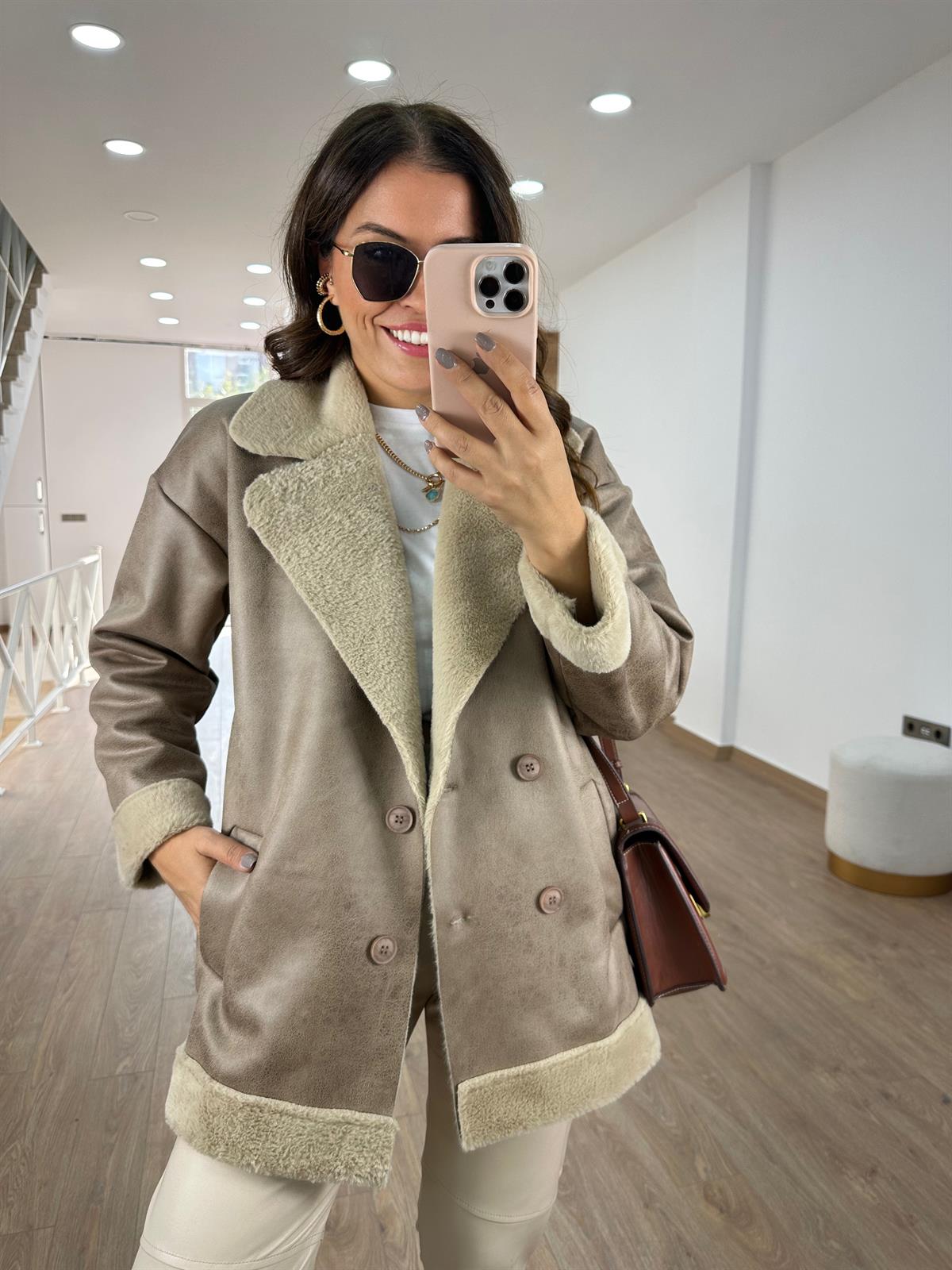 Marka Model İçi Kürklü Mont-Bej