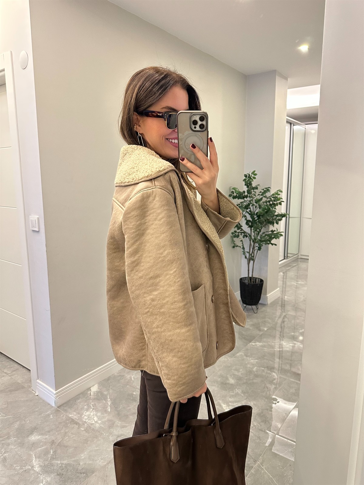 Marka Model İçi Peluş Mont - Bej