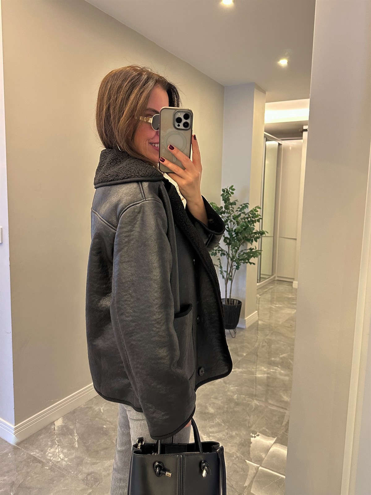 Marka Model İçi Peluş Mont - Siyah