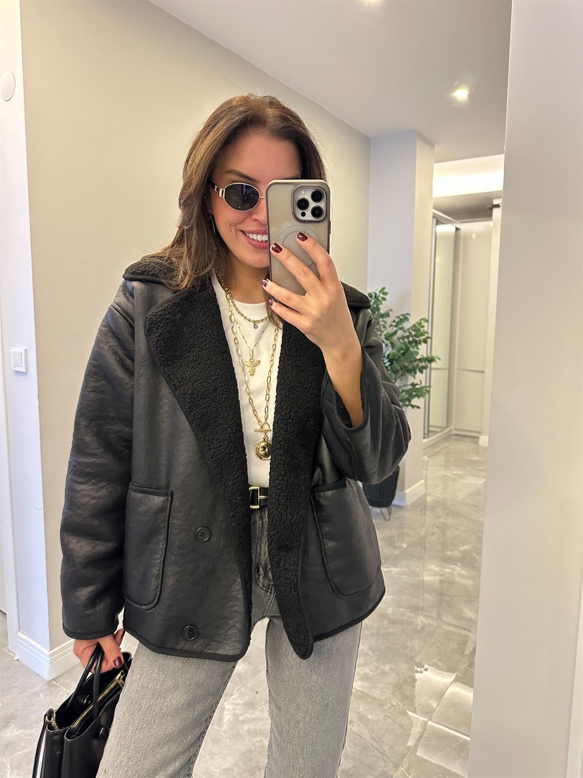 Marka Model İçi Peluş Mont - Siyah