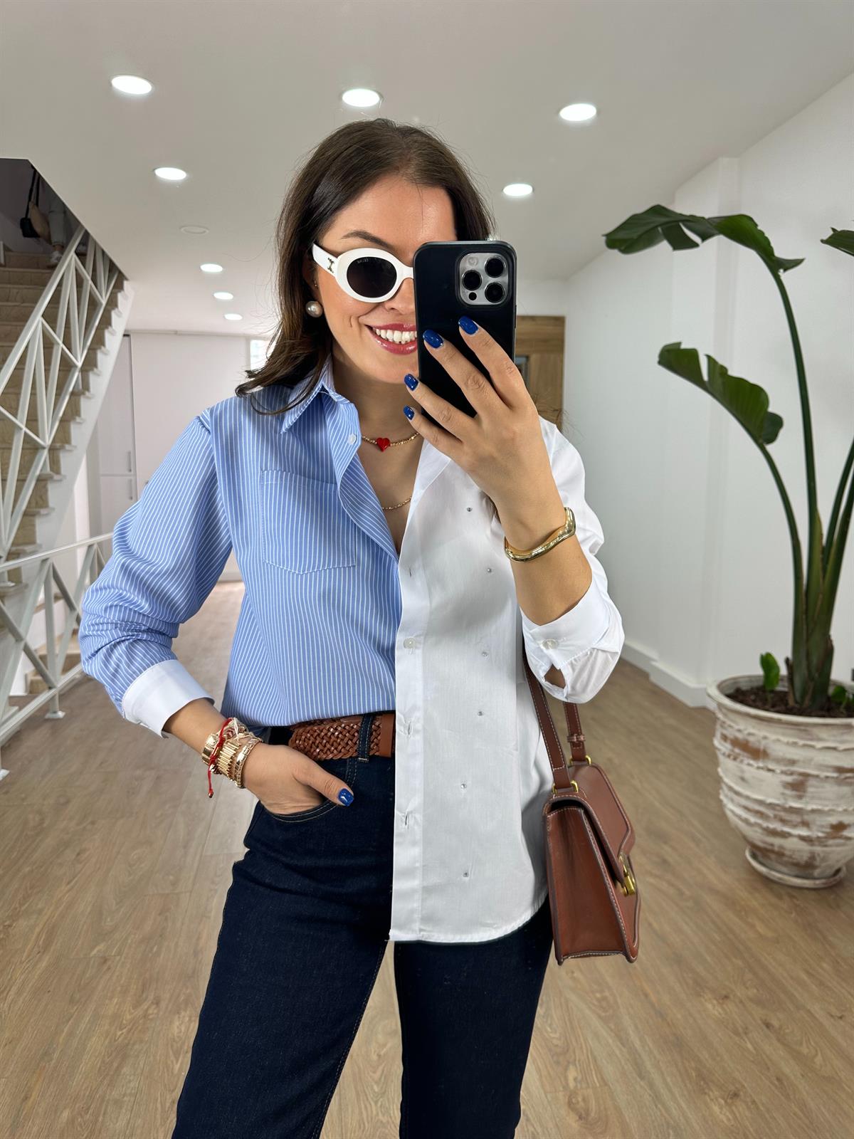 Marka Model İki Renkli Taşlı Gömlek