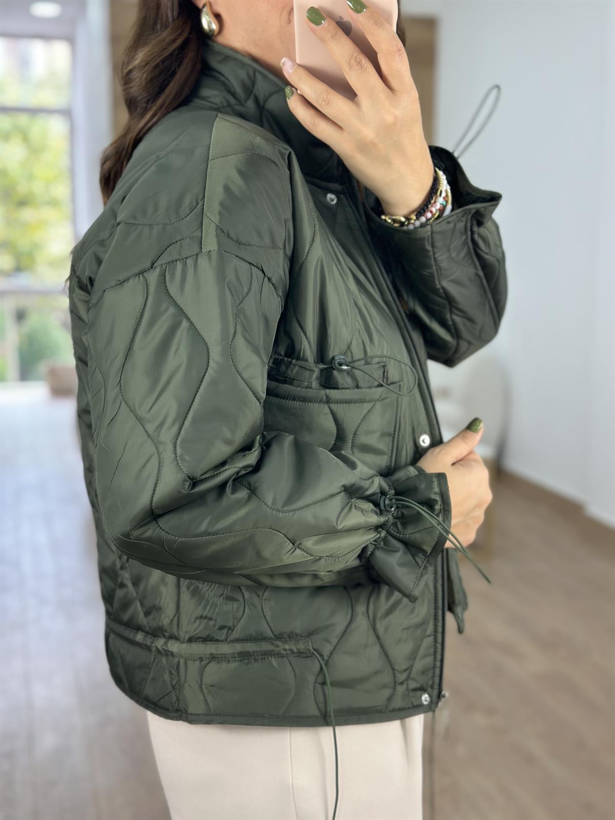 Marka Model Kapitone Mont-Haki