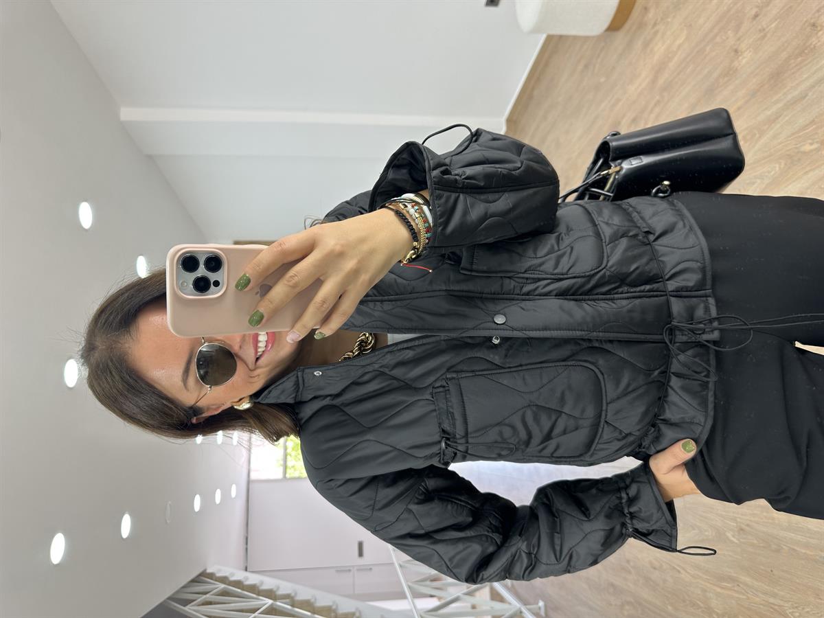 Marka Model Kapitone Mont-Siyah