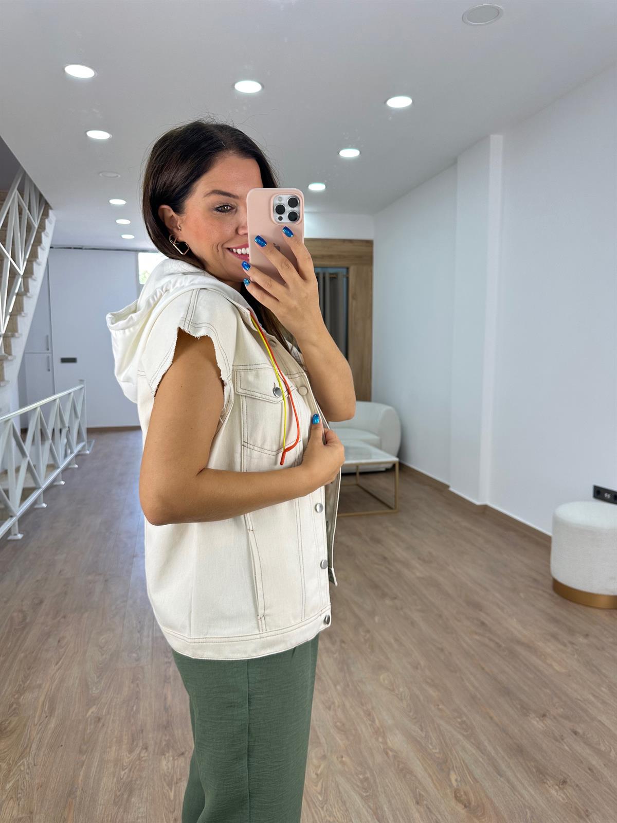 Marka Model Kapüşonlu Yelek-Taş