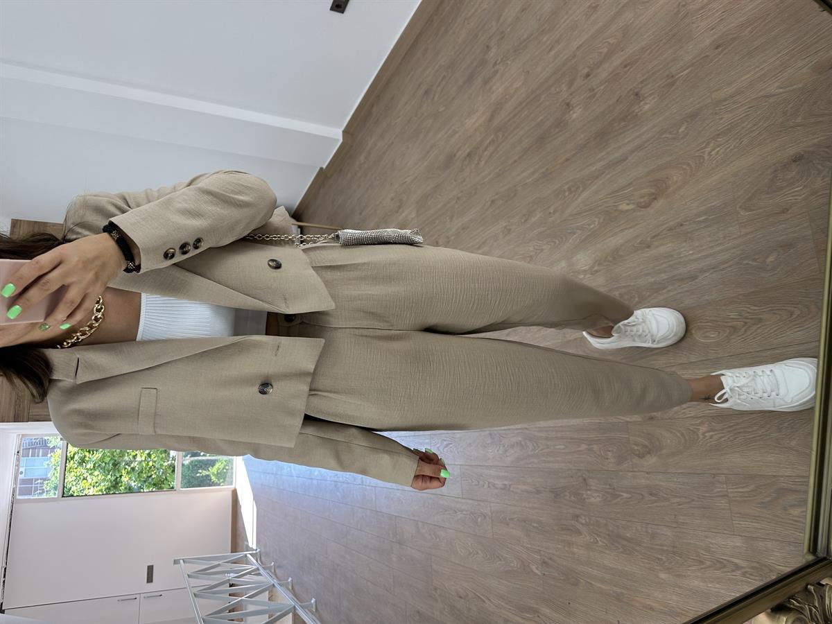 Marka Model Kısa Ceketli Takım-Camel