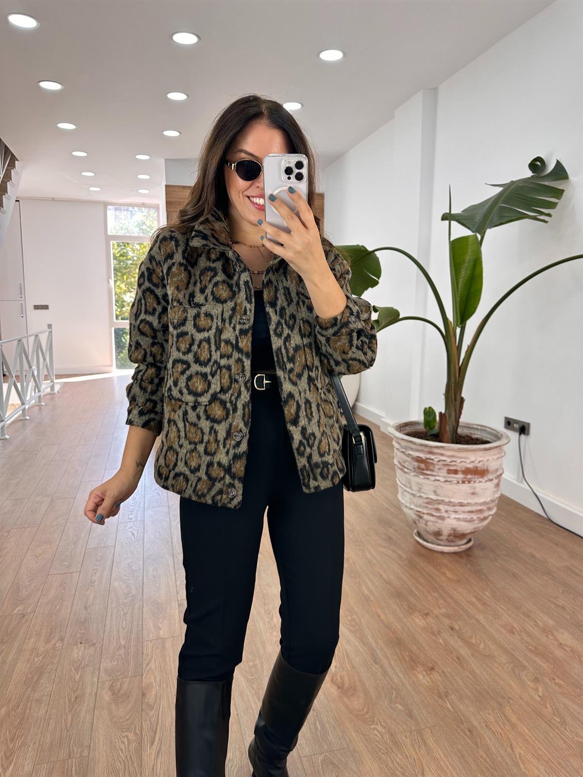 Marka Model Leopar Kaşe Mont 