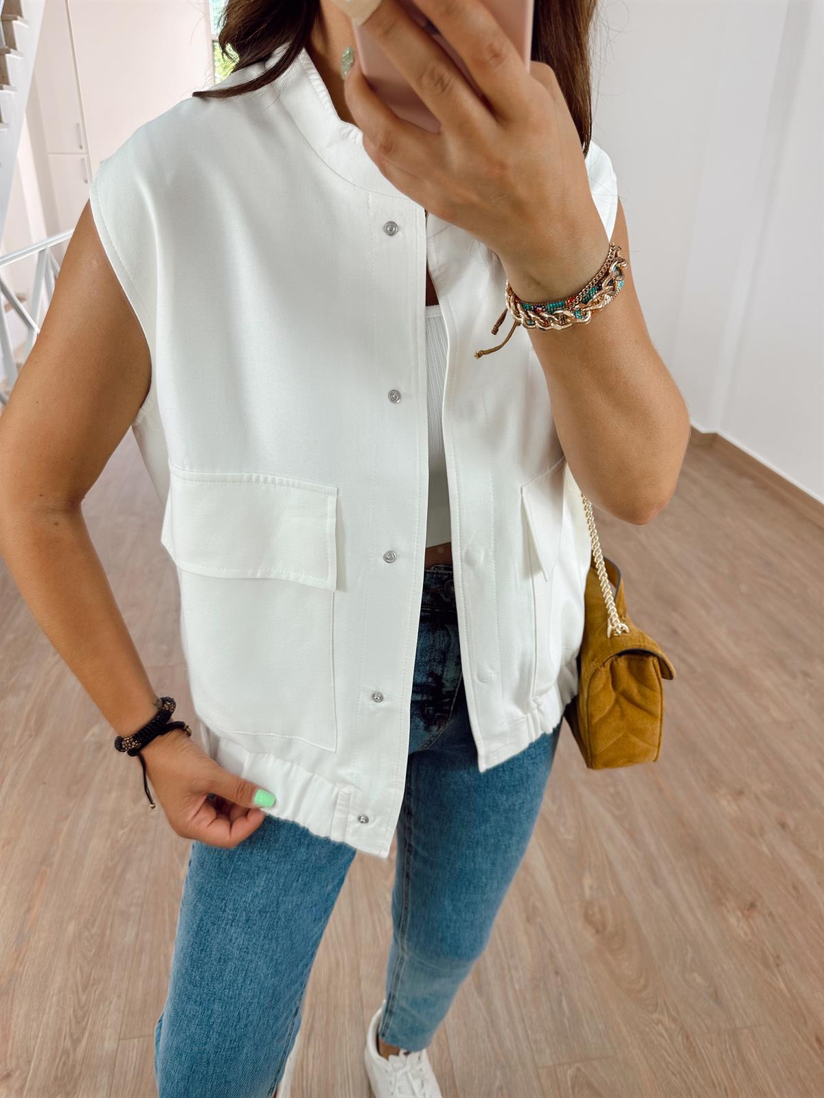 Marka Model Önü Çıtçıtlı Yelek-Beyaz