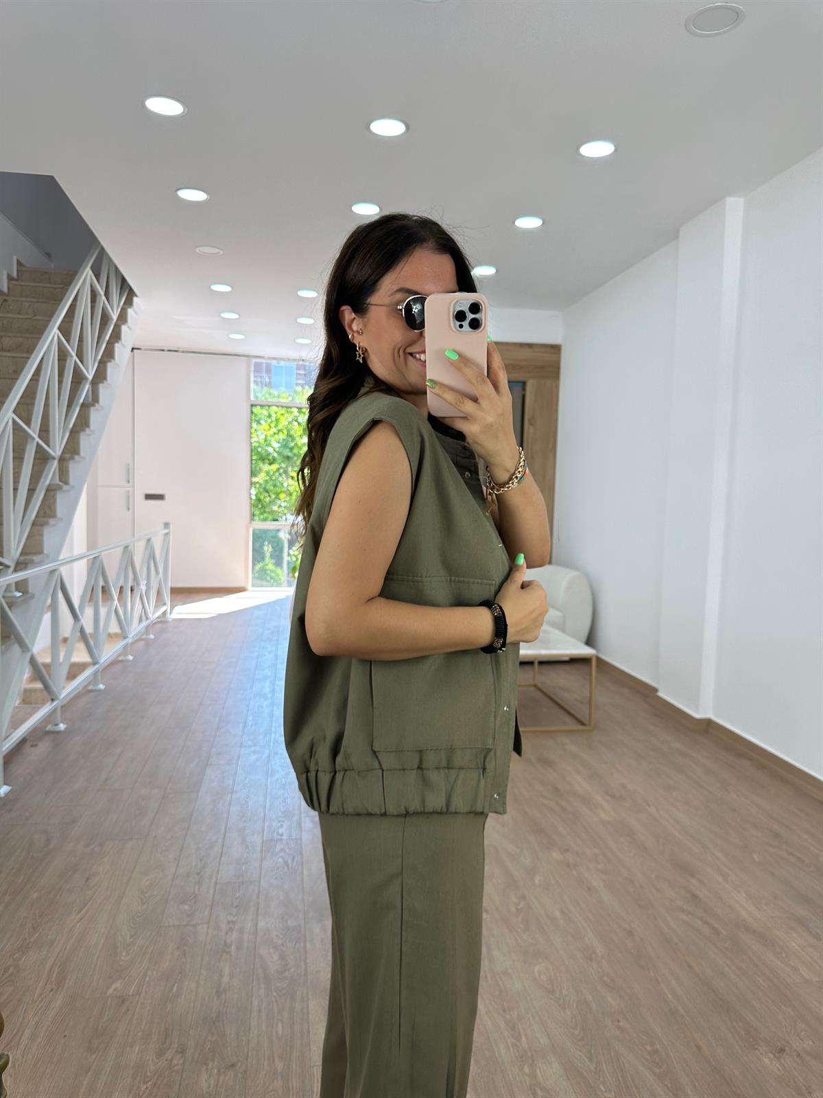 Marka Model Önü Çıtçıtlı Yelek-Haki