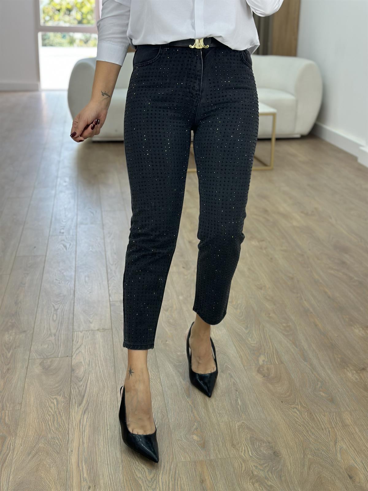 Marka Model Önü Taşlı Jean