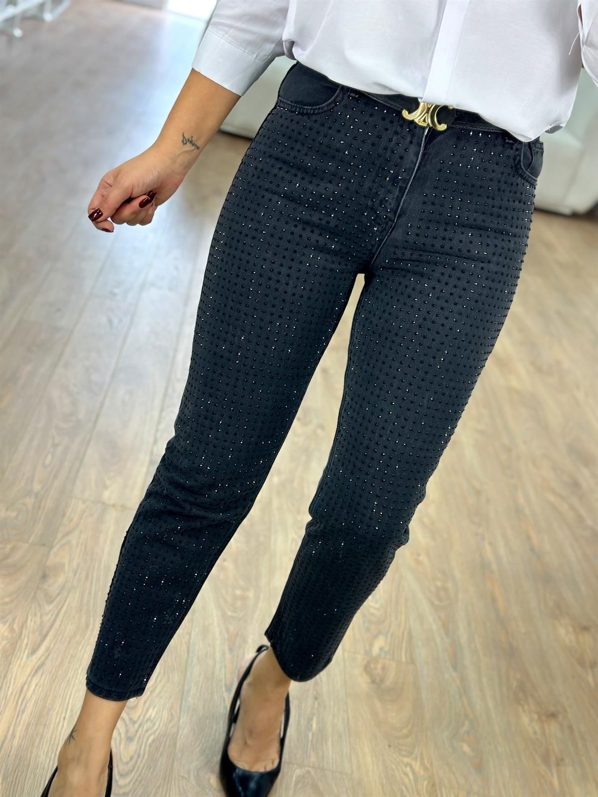 Marka Model Önü Taşlı Jean