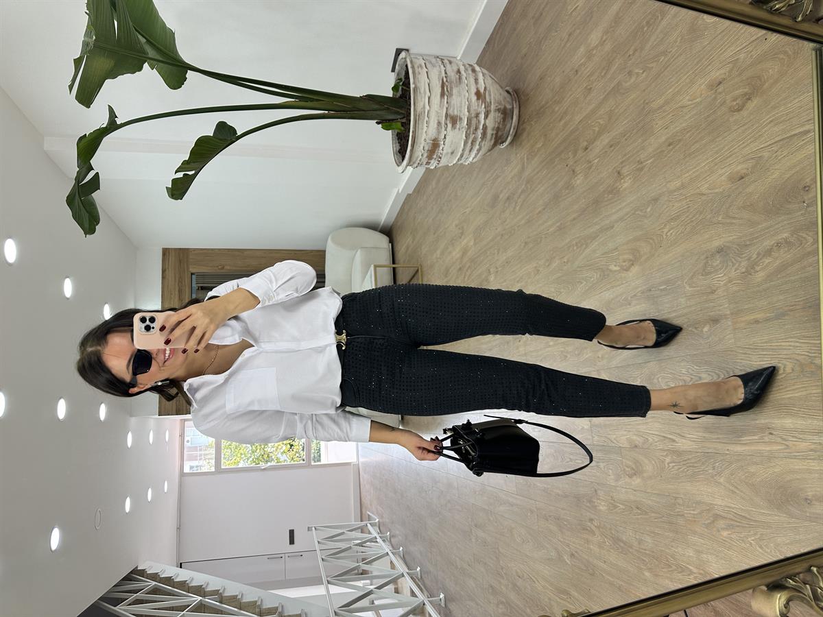 Marka Model Önü Taşlı Jean