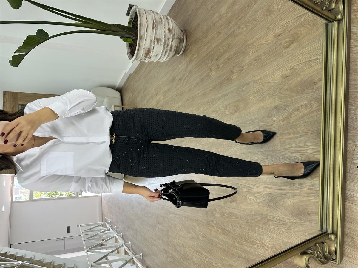 Marka Model Önü Taşlı Jean