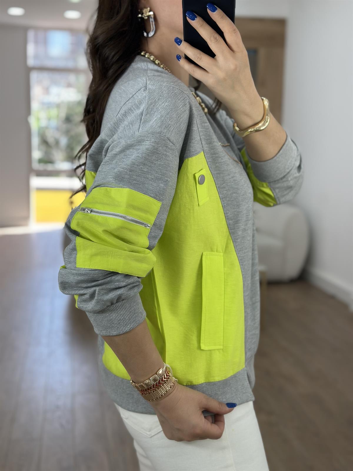 Marka Model Paraşüt Kumaş Detaylı Sweatshirt