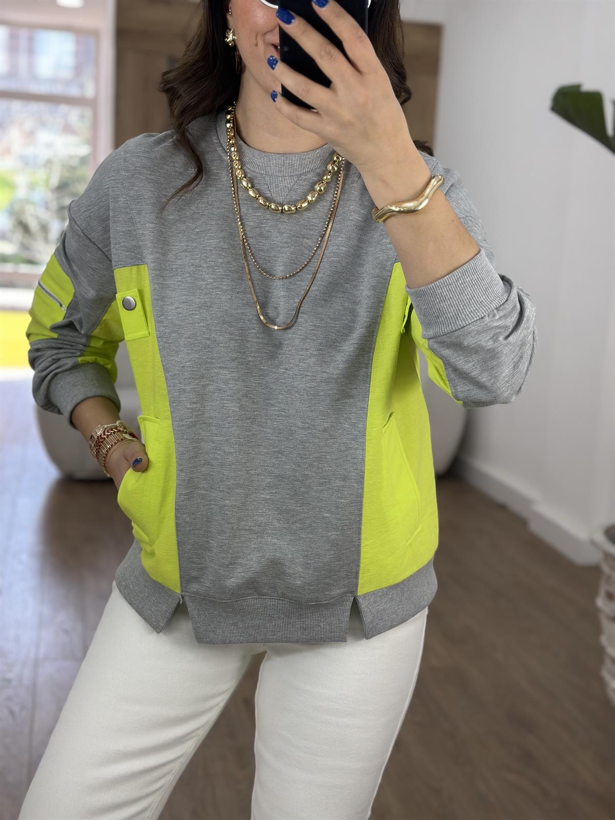 Marka Model Paraşüt Kumaş Detaylı Sweatshirt