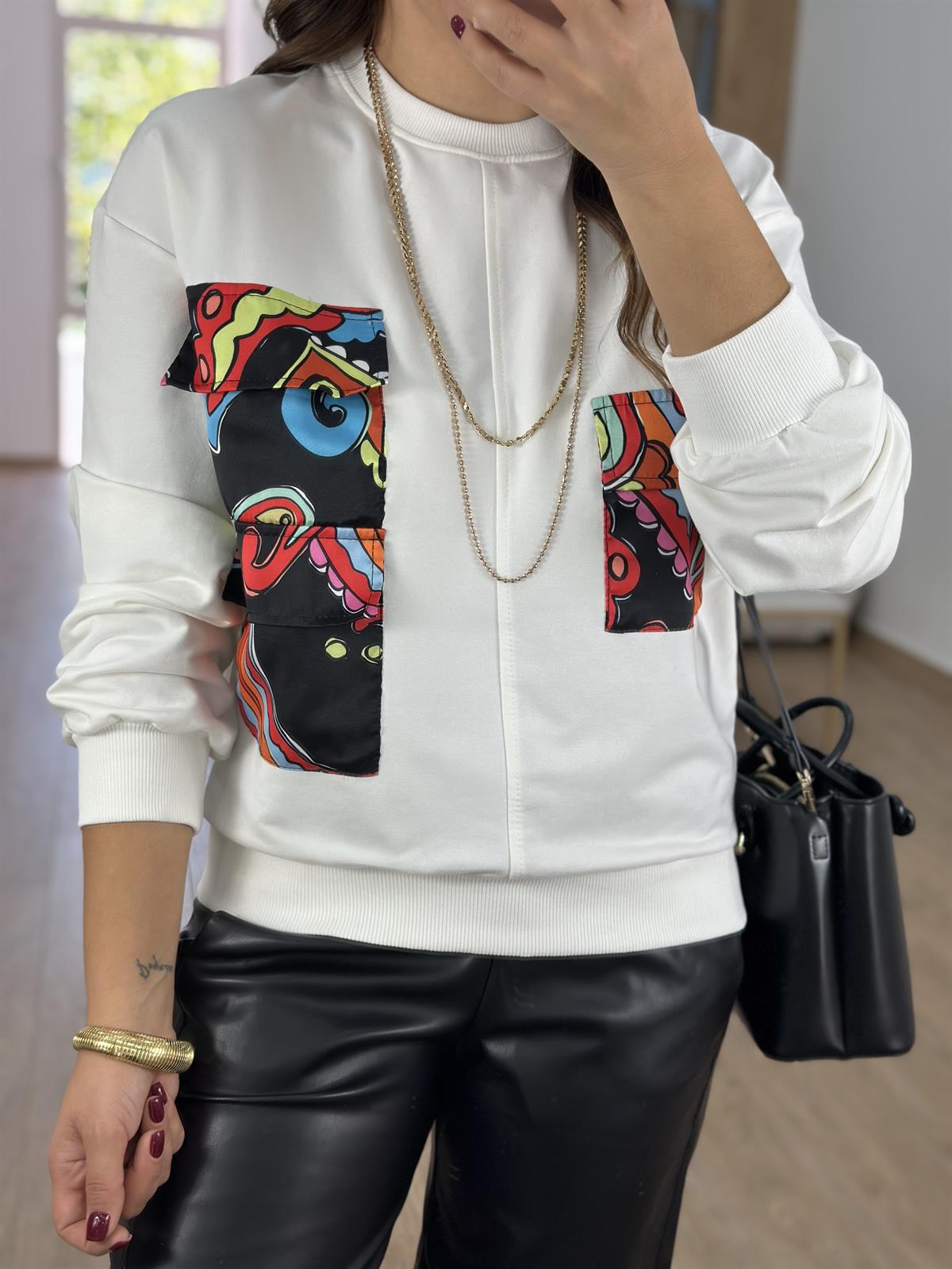 Marka Model Renkli Cep Detaylı Sweatshirt