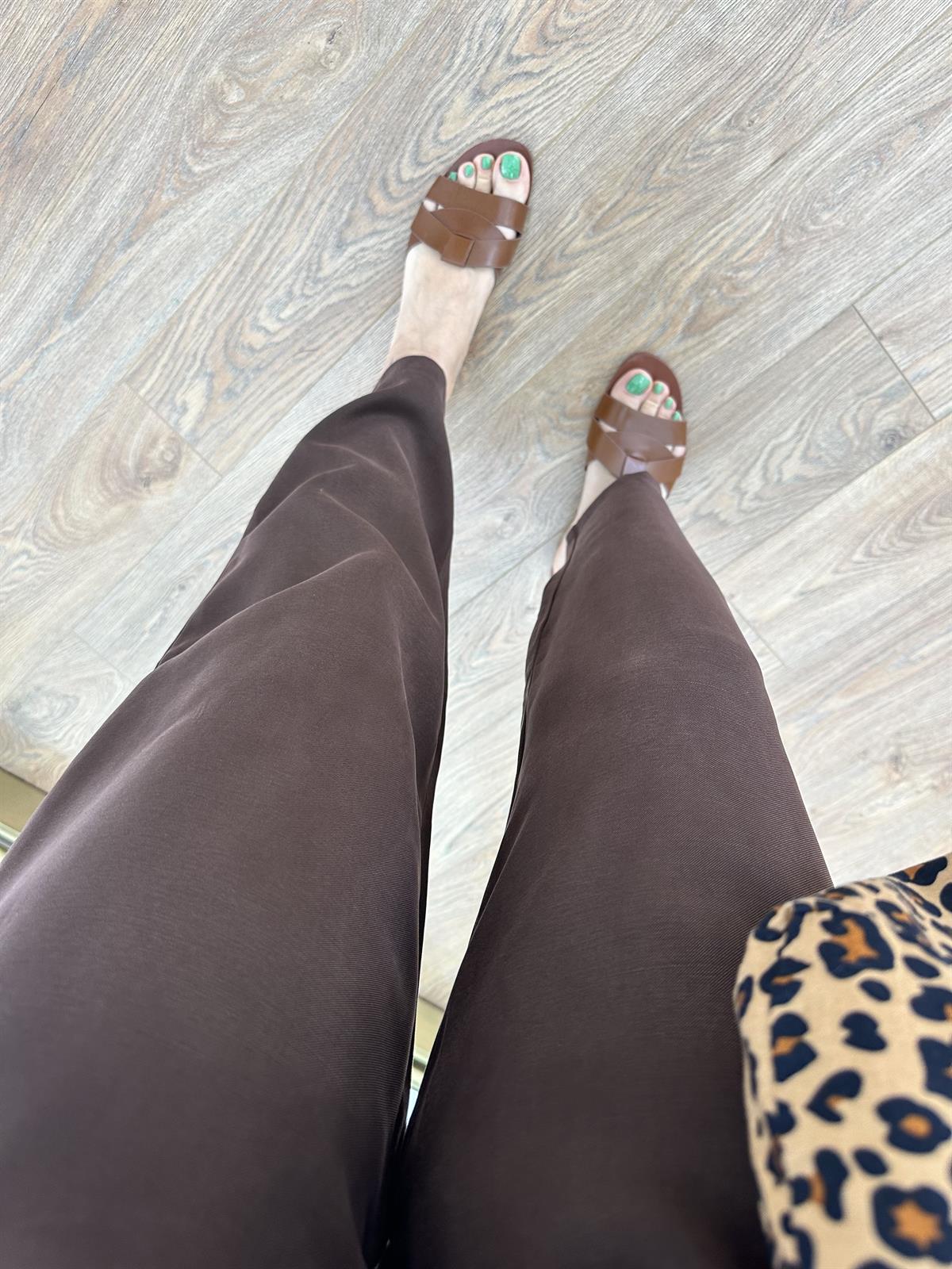 Marka Model Taş Düğmeli Tensel Pantolon-Kahverengi