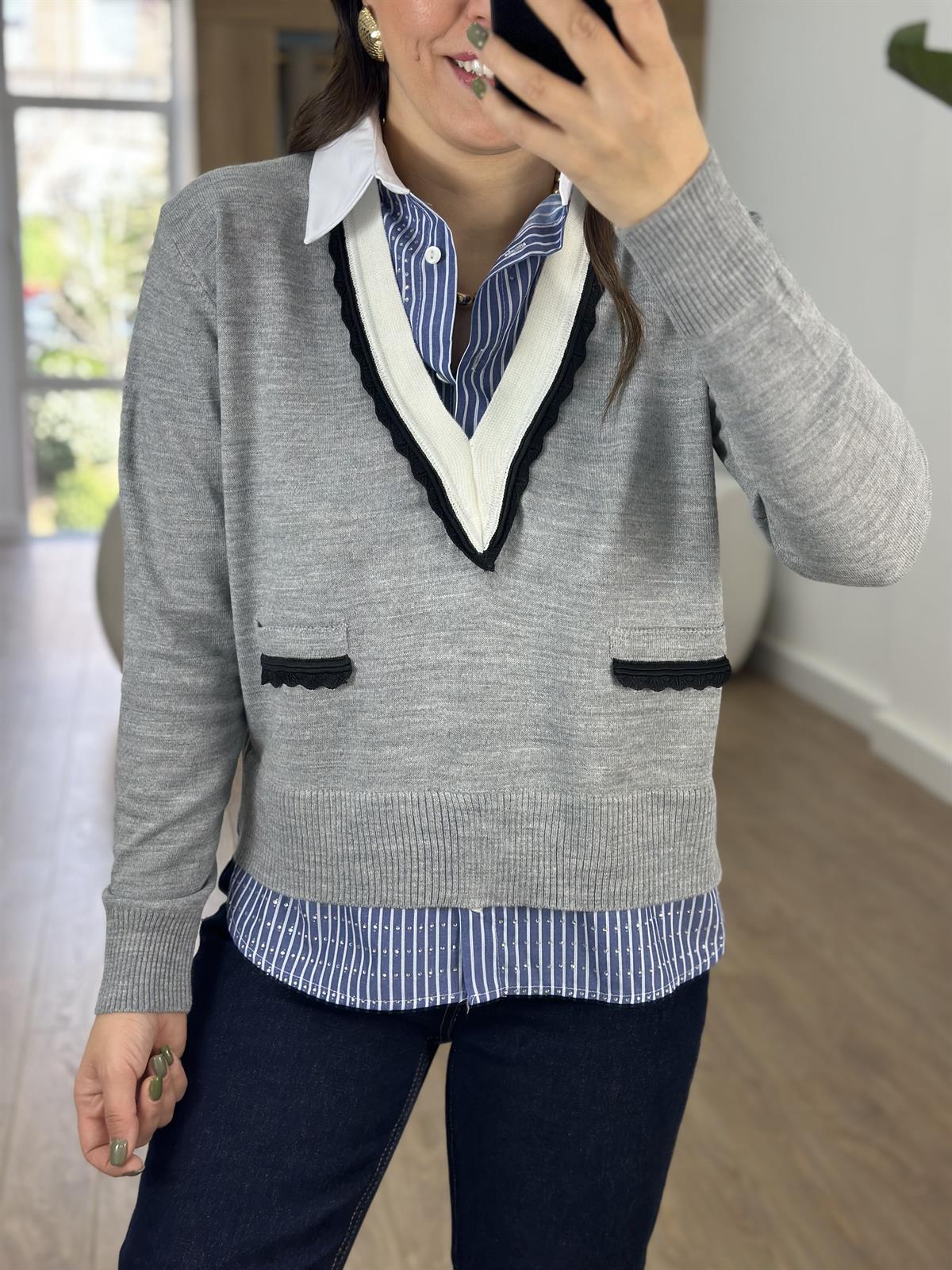 Marka Model Taş Ve Güpür Detaylı Gömlek