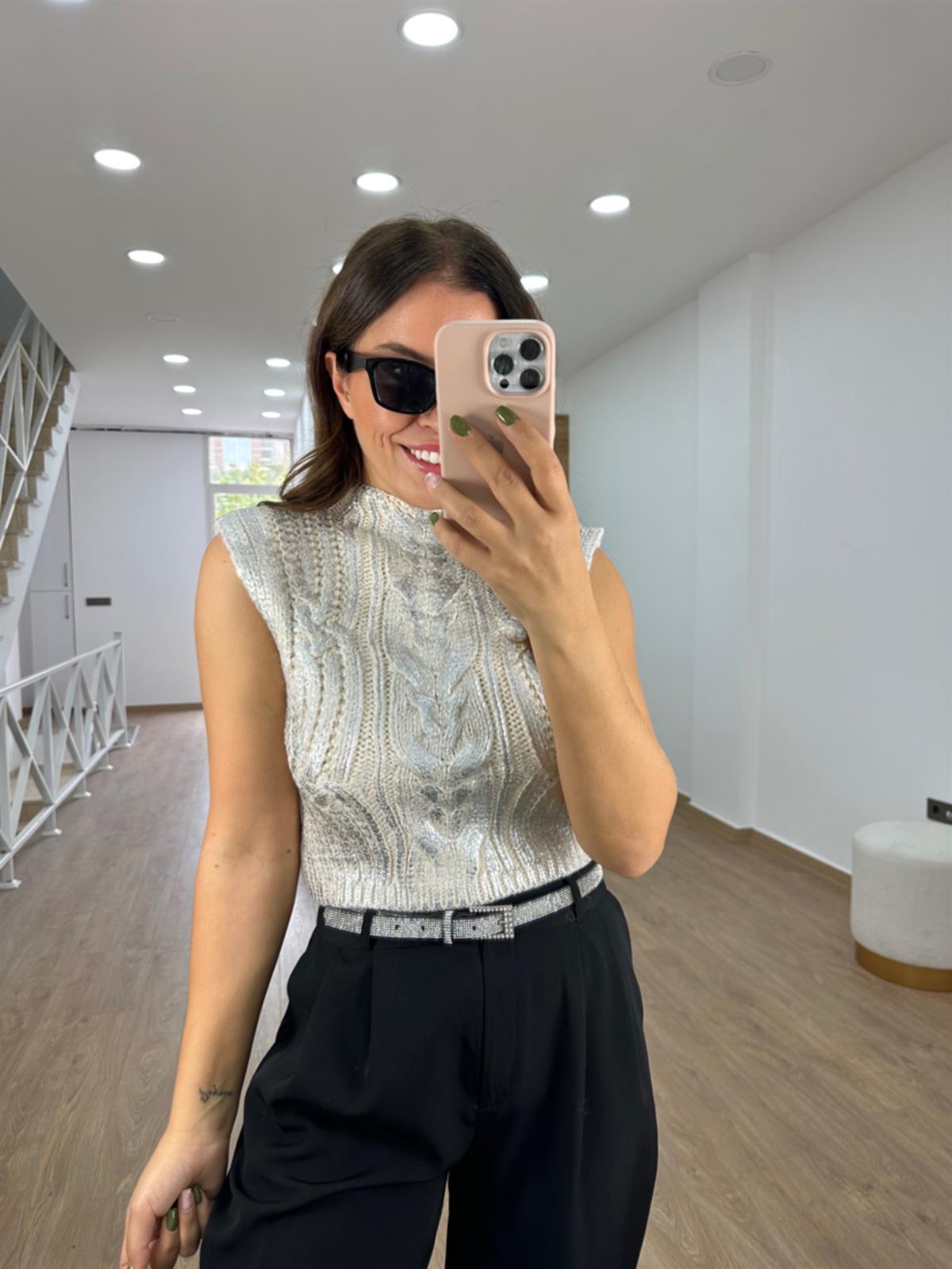 Marka Model Varaklı Triko Süveter