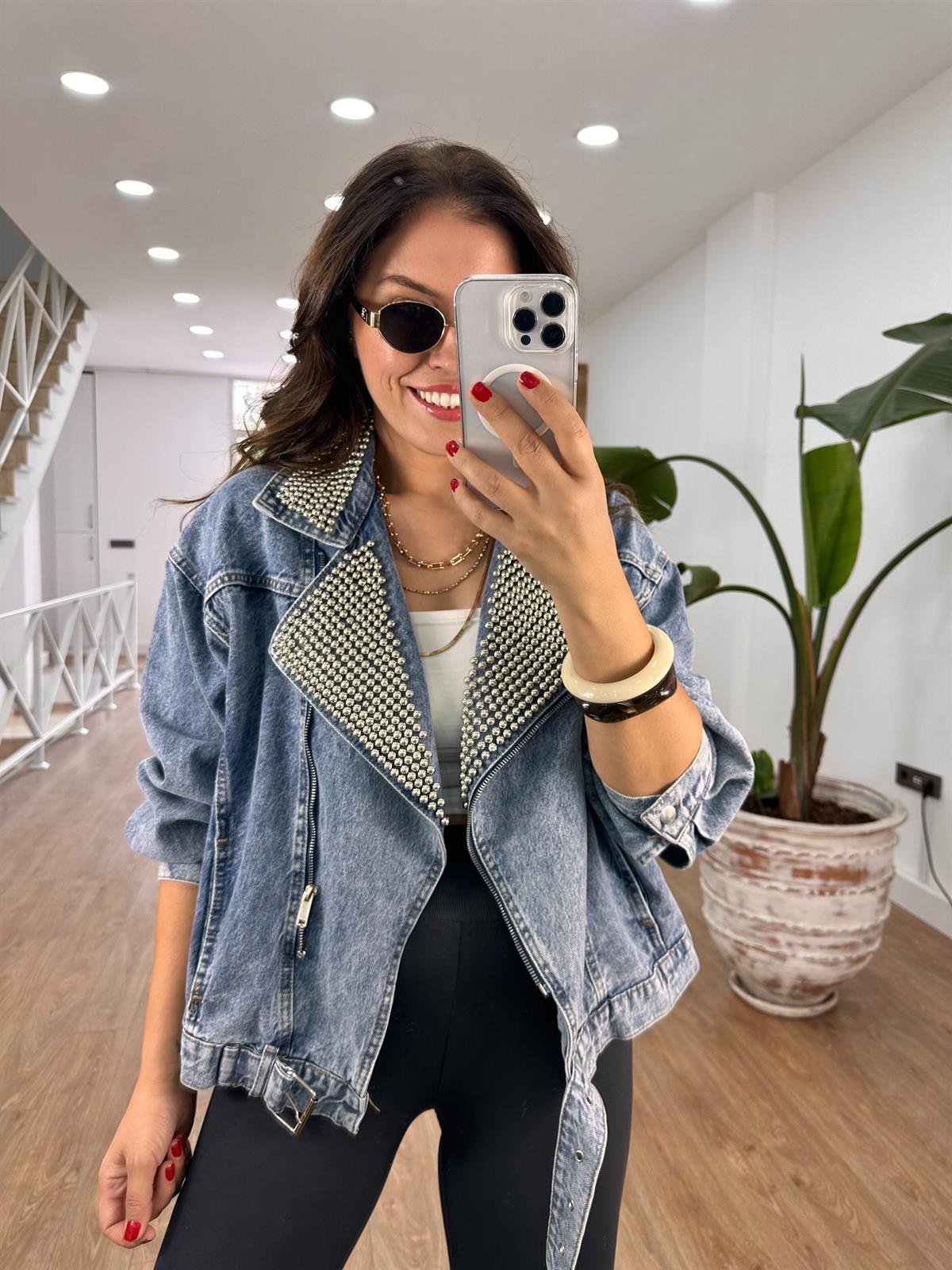 Marka Model Yakası Boncuk Detaylı Tasarım Ceket