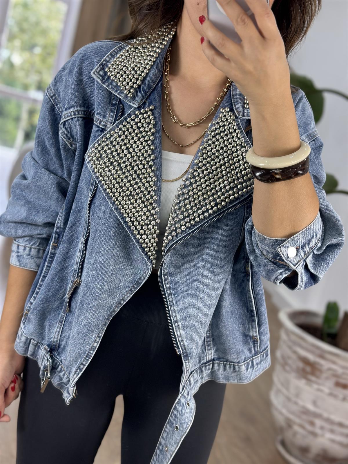 Marka Model Yakası Boncuk Detaylı Tasarım Ceket