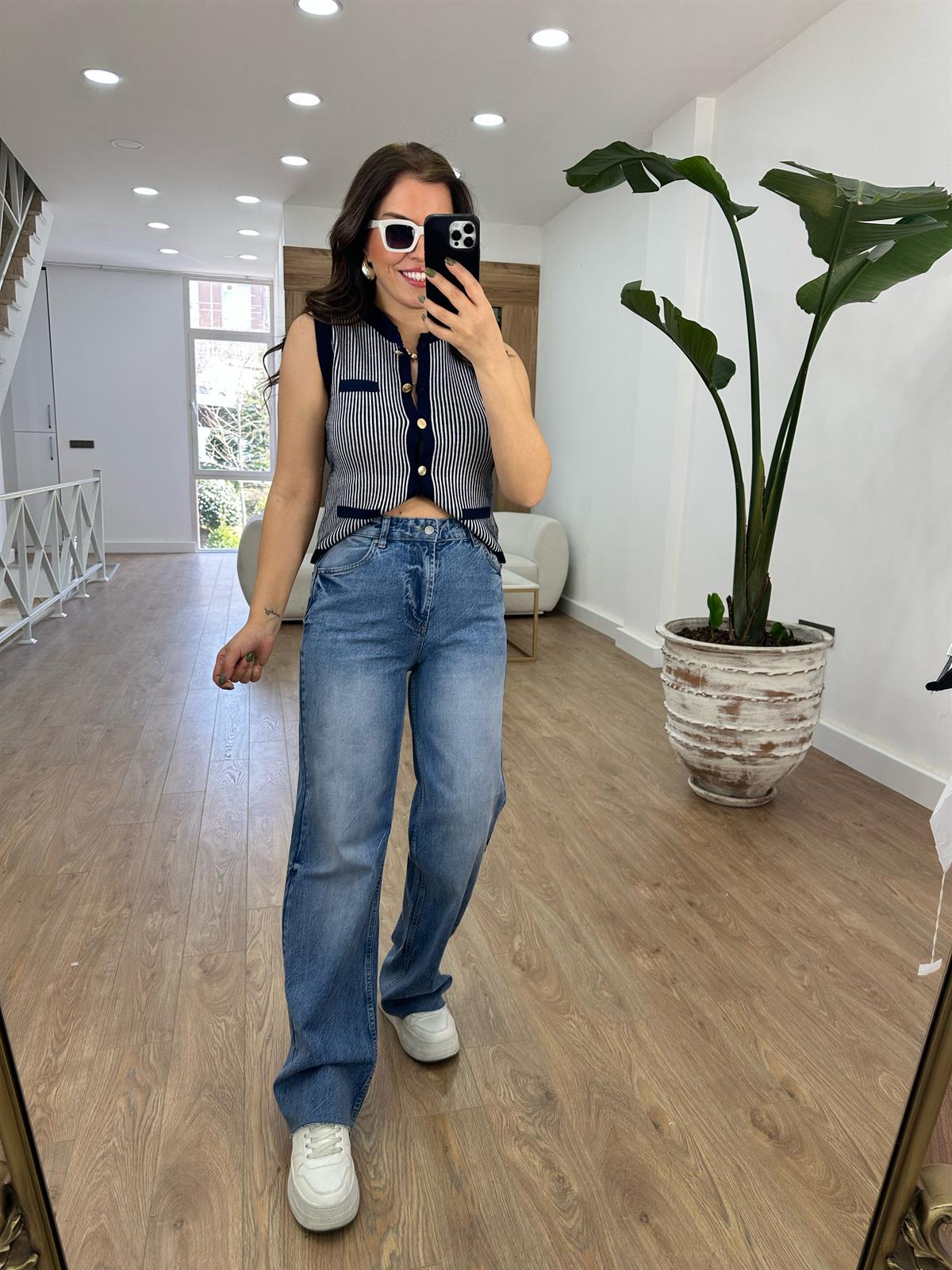 Mavi Yıkamalı Straight Jean