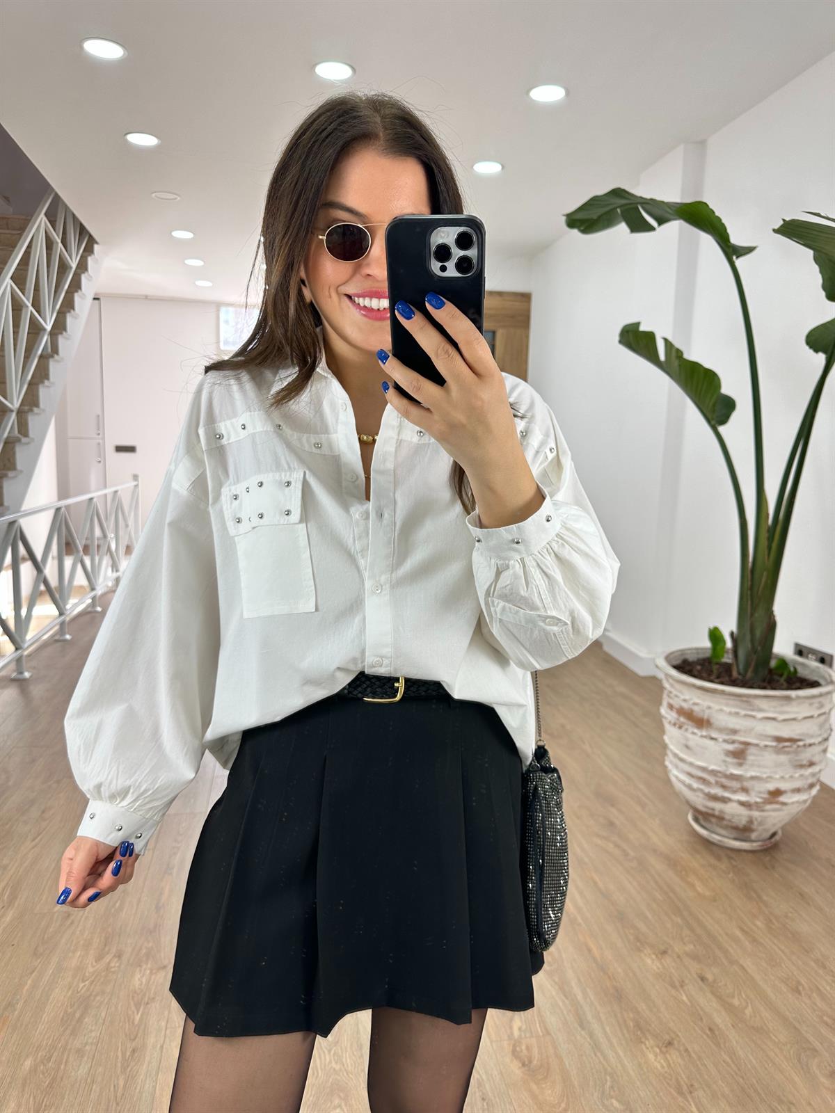 Metal Çakım Taşlı Tasarım Gömlek