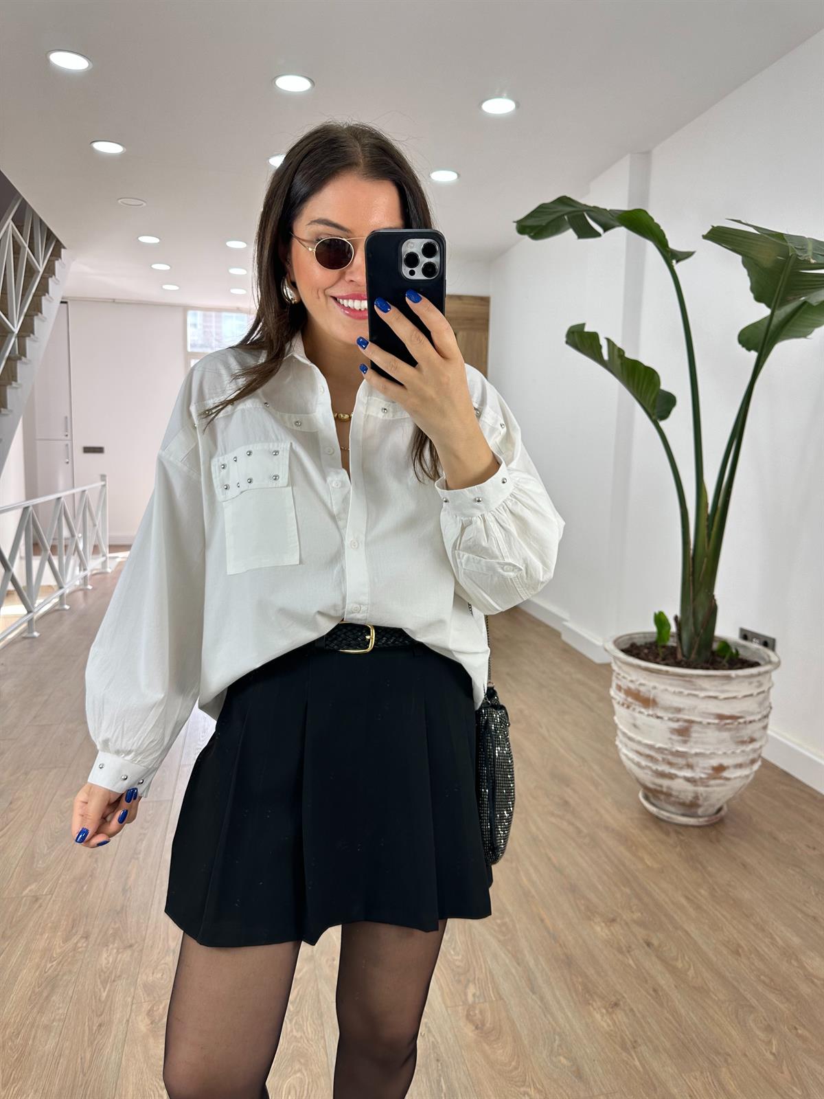 Metal Çakım Taşlı Tasarım Gömlek