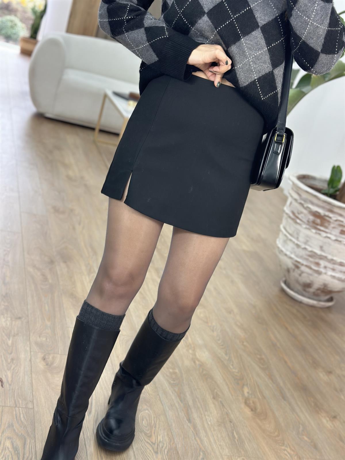 Mini Yırtmaçlı Şort Etek - Siyah