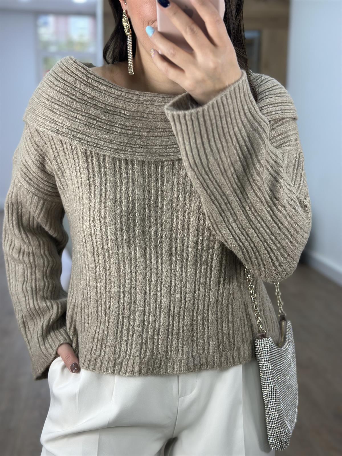 Madonna Yaka Yumoş Kazak-Bej