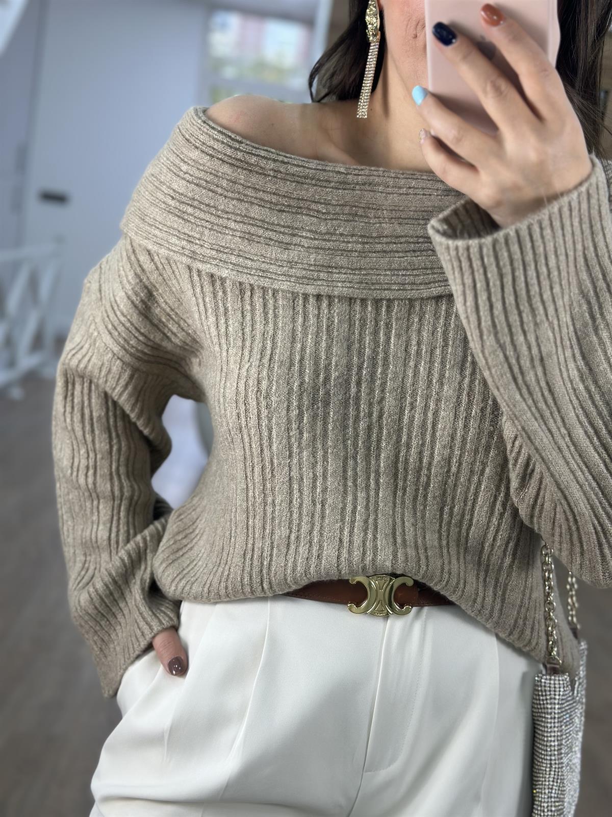 Madonna Yaka Yumoş Kazak-Bej