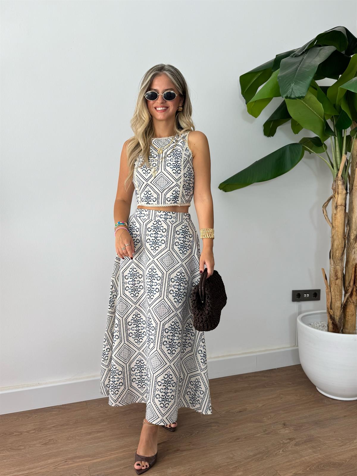 Nakış Detaylı Kloş Etekli Takım - Lacivert