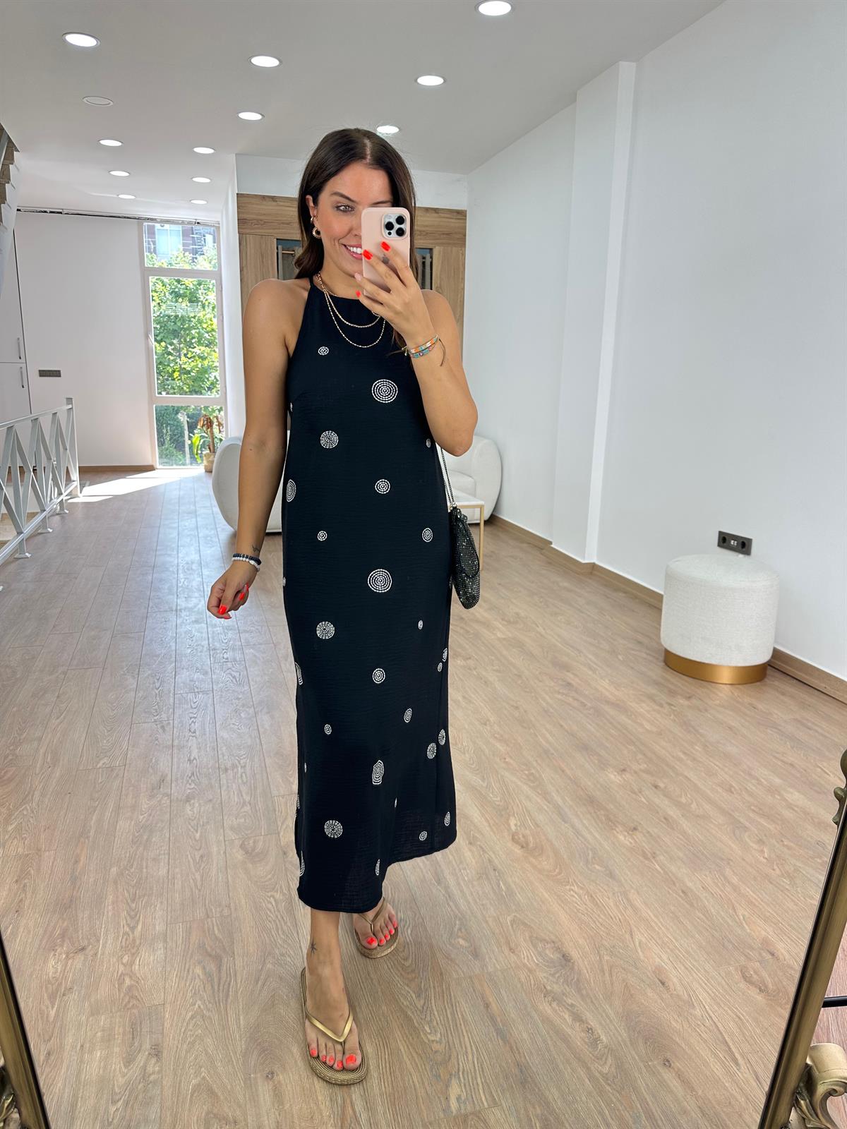 Nakış Detaylı Siyah Elbise