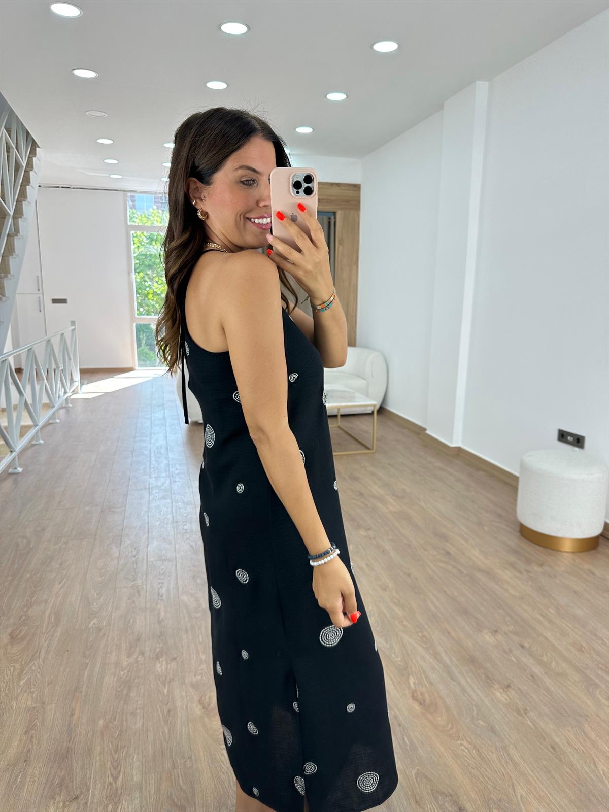 Nakış Detaylı Siyah Elbise