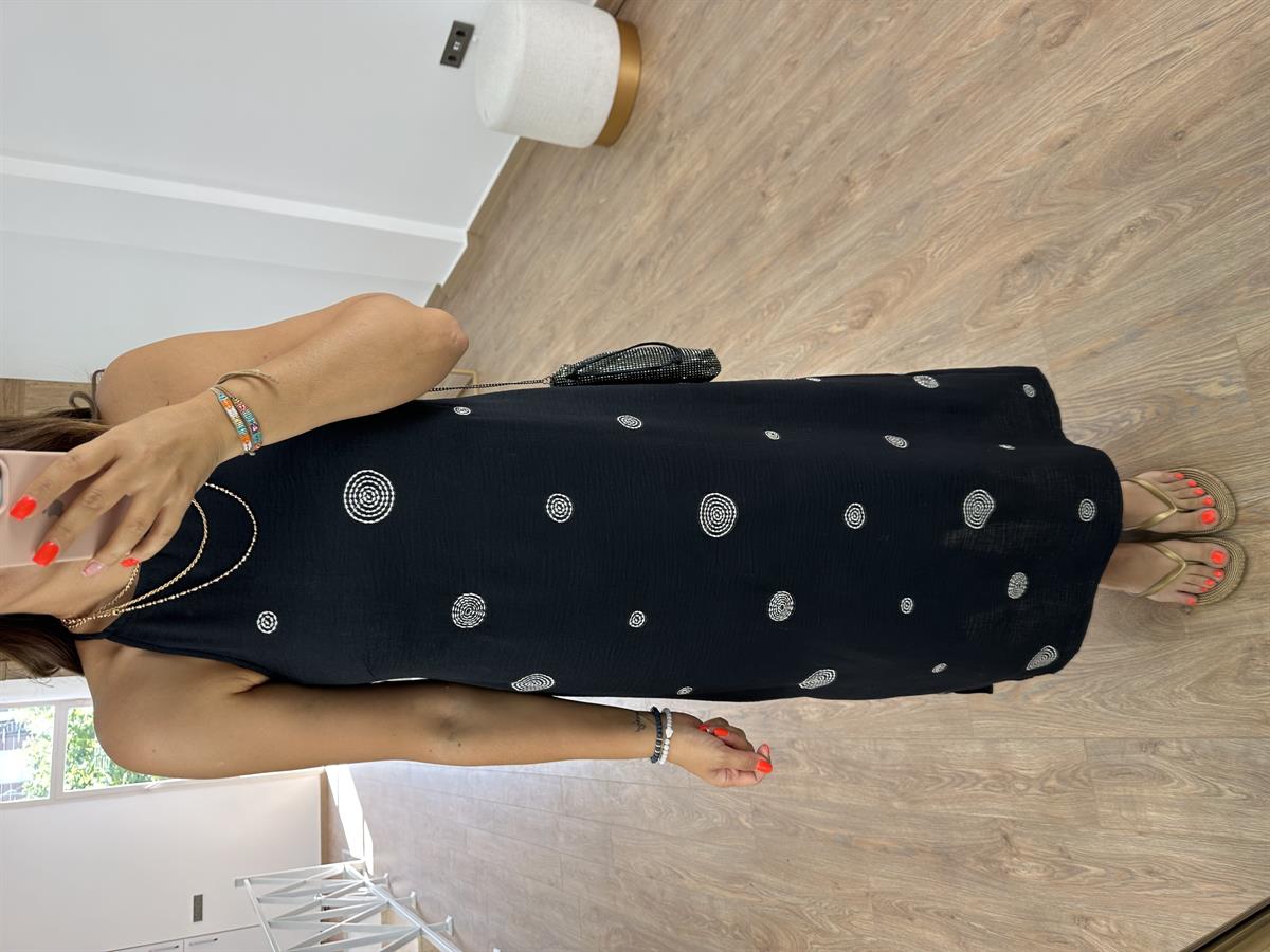 Nakış Detaylı Siyah Elbise