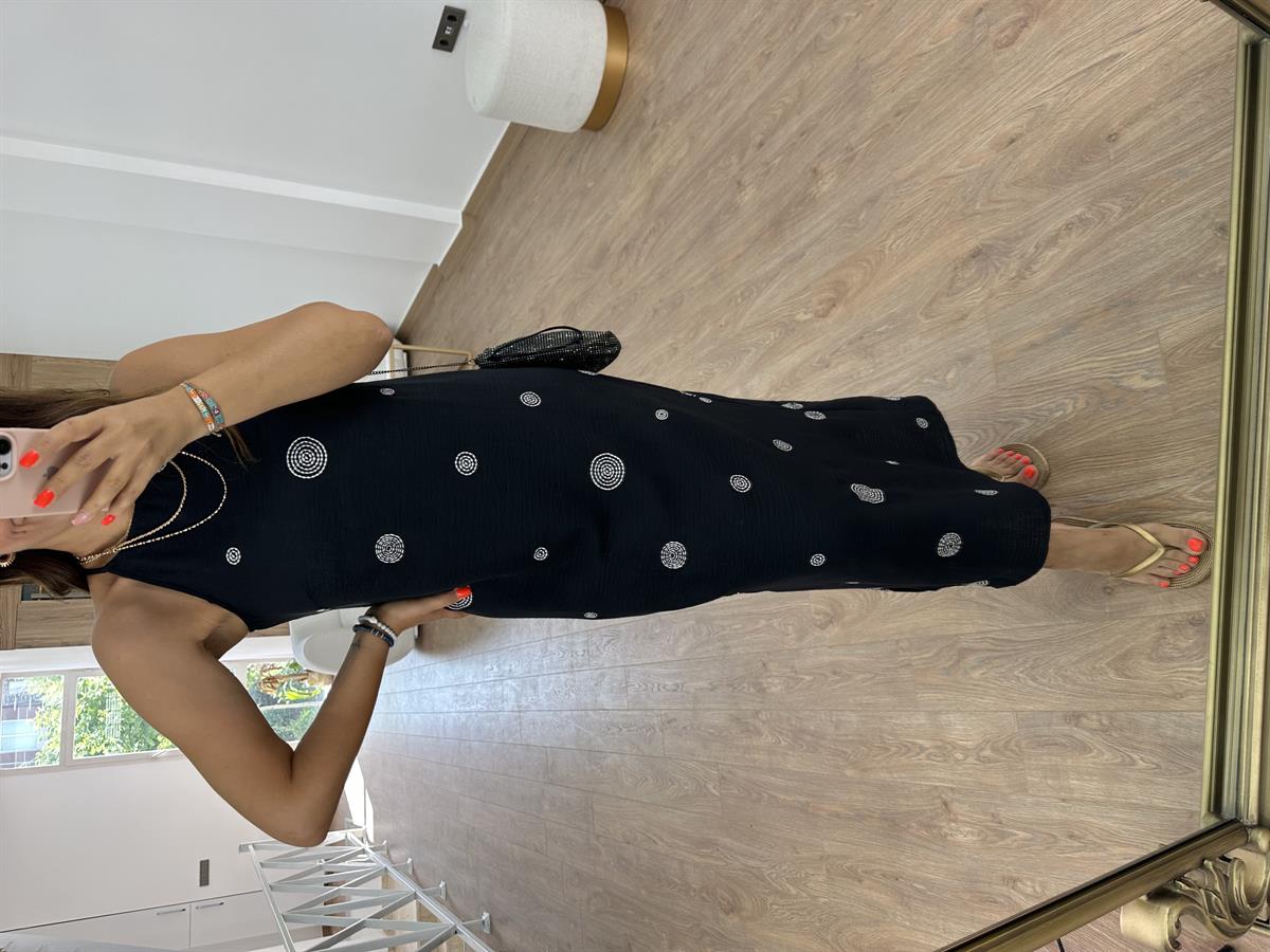 Nakış Detaylı Siyah Elbise