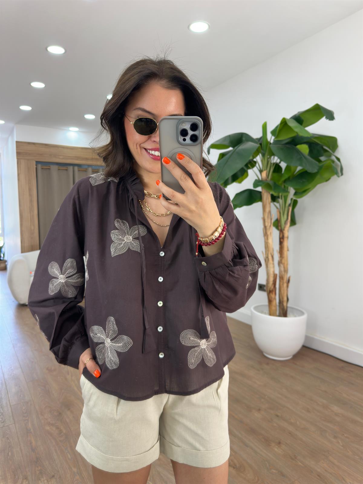 Nakış Detaylı Tasarım Gömlek - Acı Kahve